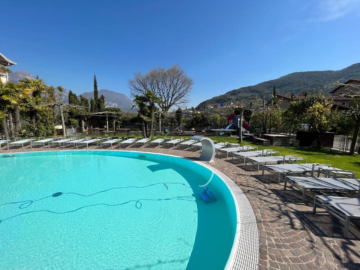 4 Limoni Apartment Resort Riva del Garda Extérieur photo