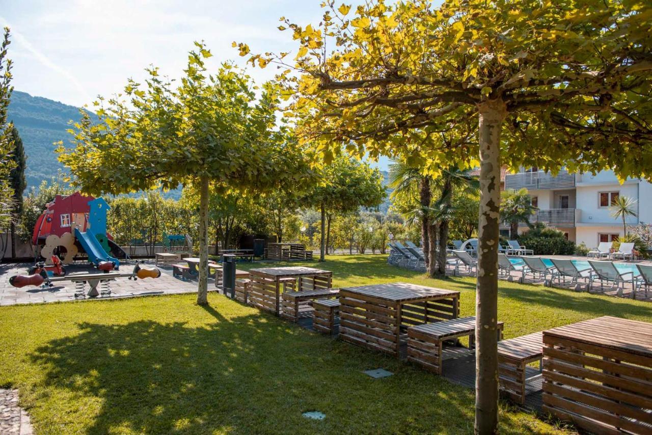 4 Limoni Apartment Resort Riva del Garda Extérieur photo